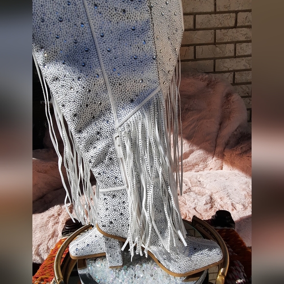 Jessica SimpsonAsire Rhinestone Western Fringe Boots - Picture 7 of 15